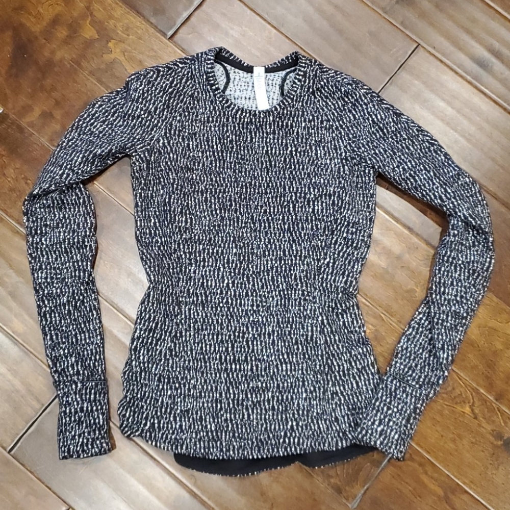 NWOT Runderful LS Knotted Jacquard Black White